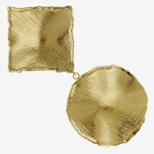 Pendientes doble cuadrado y círculo textura satinada bañados en oro en oro