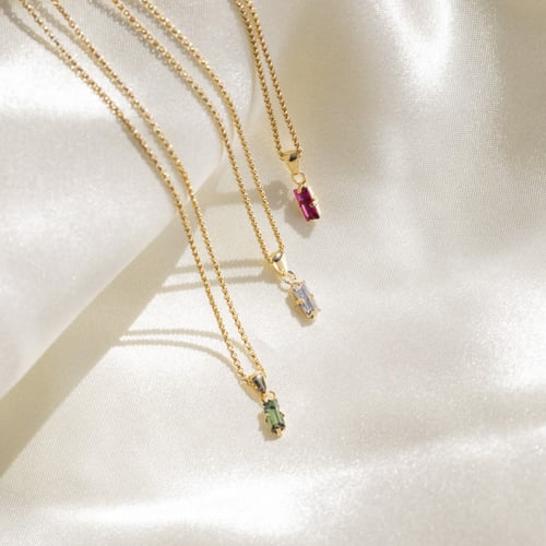 Macedonia rectangle fuchsia necklace in gold plating