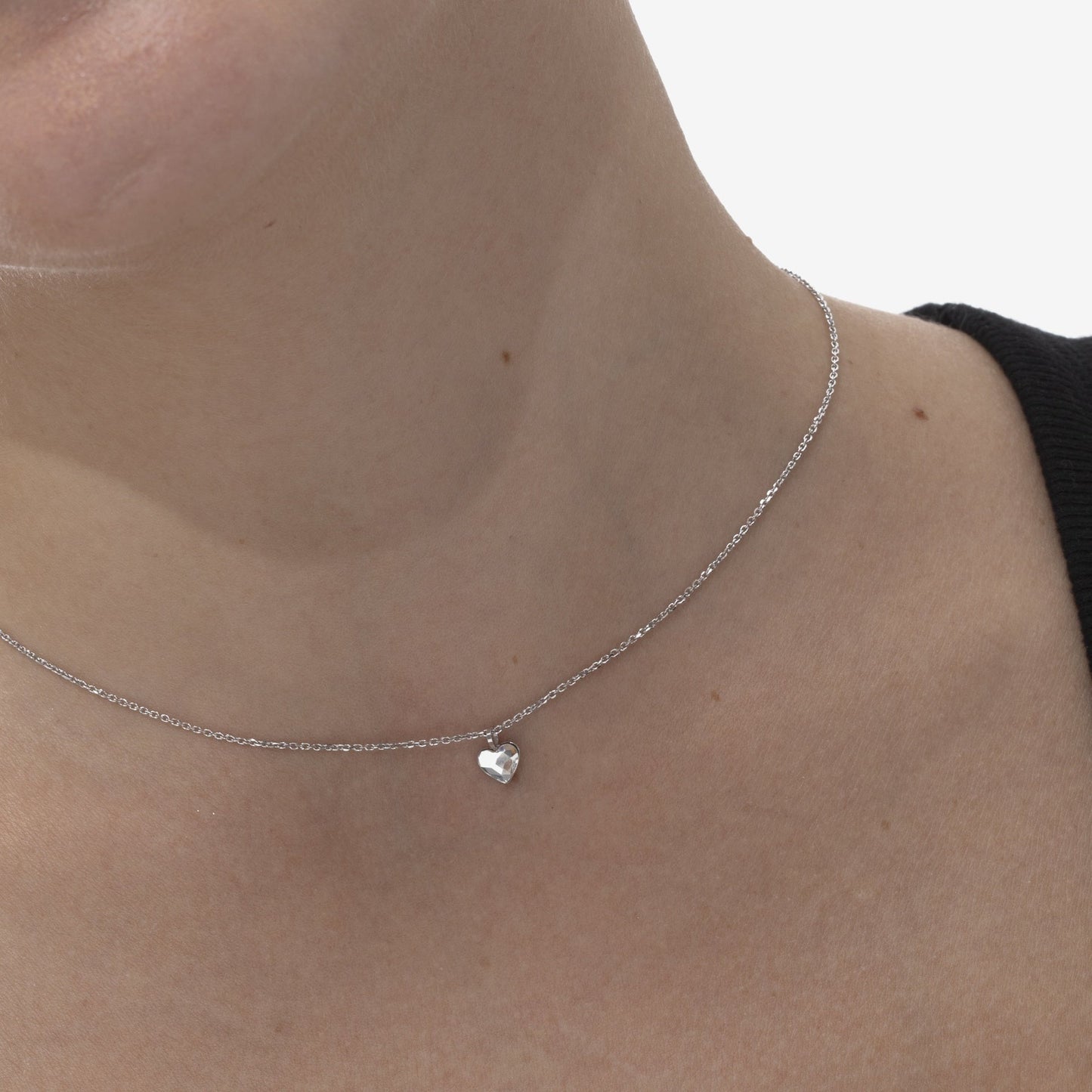 Collar corto Cuore corazón pequeño cristal en Plata baño rodio