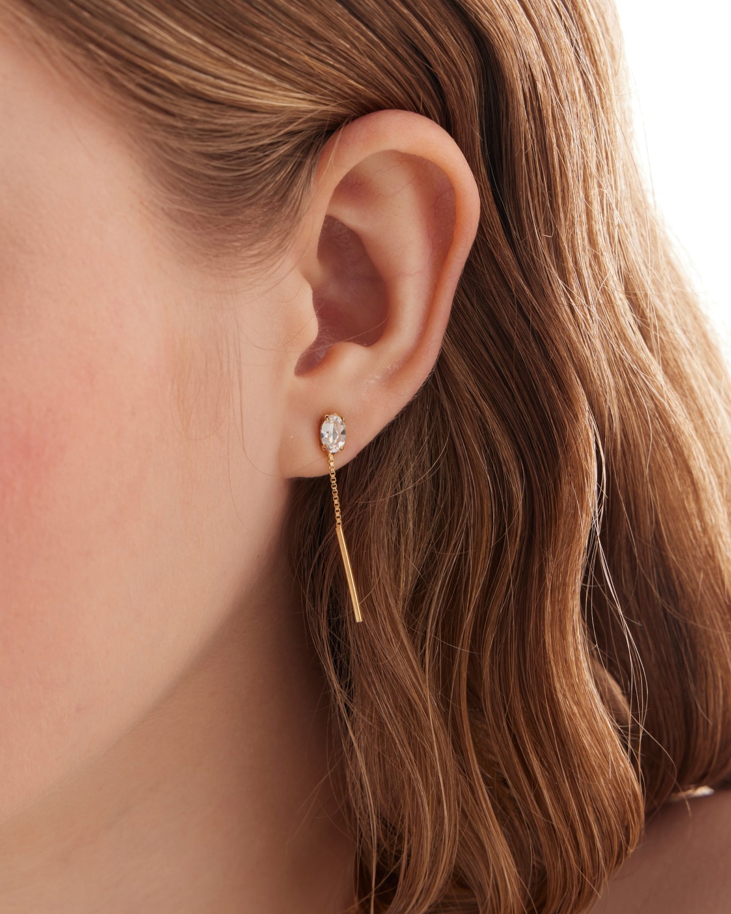 Pendientes largos oval Lieve con cristal blanco en Plata