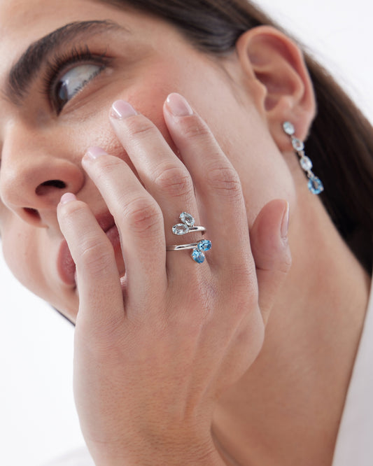 Anillo ajustable Eau con cristal azul en Plata baño Rodio