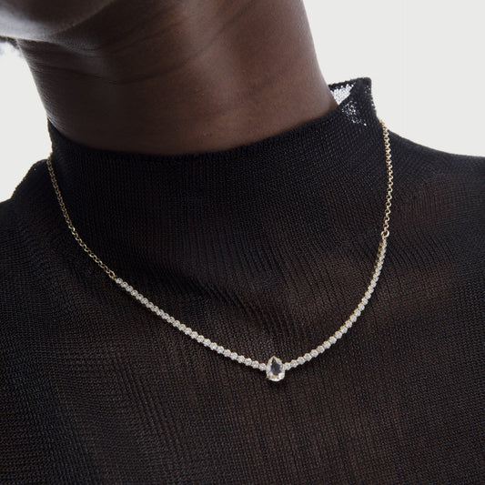 Collar corto Eunoia cristales riviere en Plata
