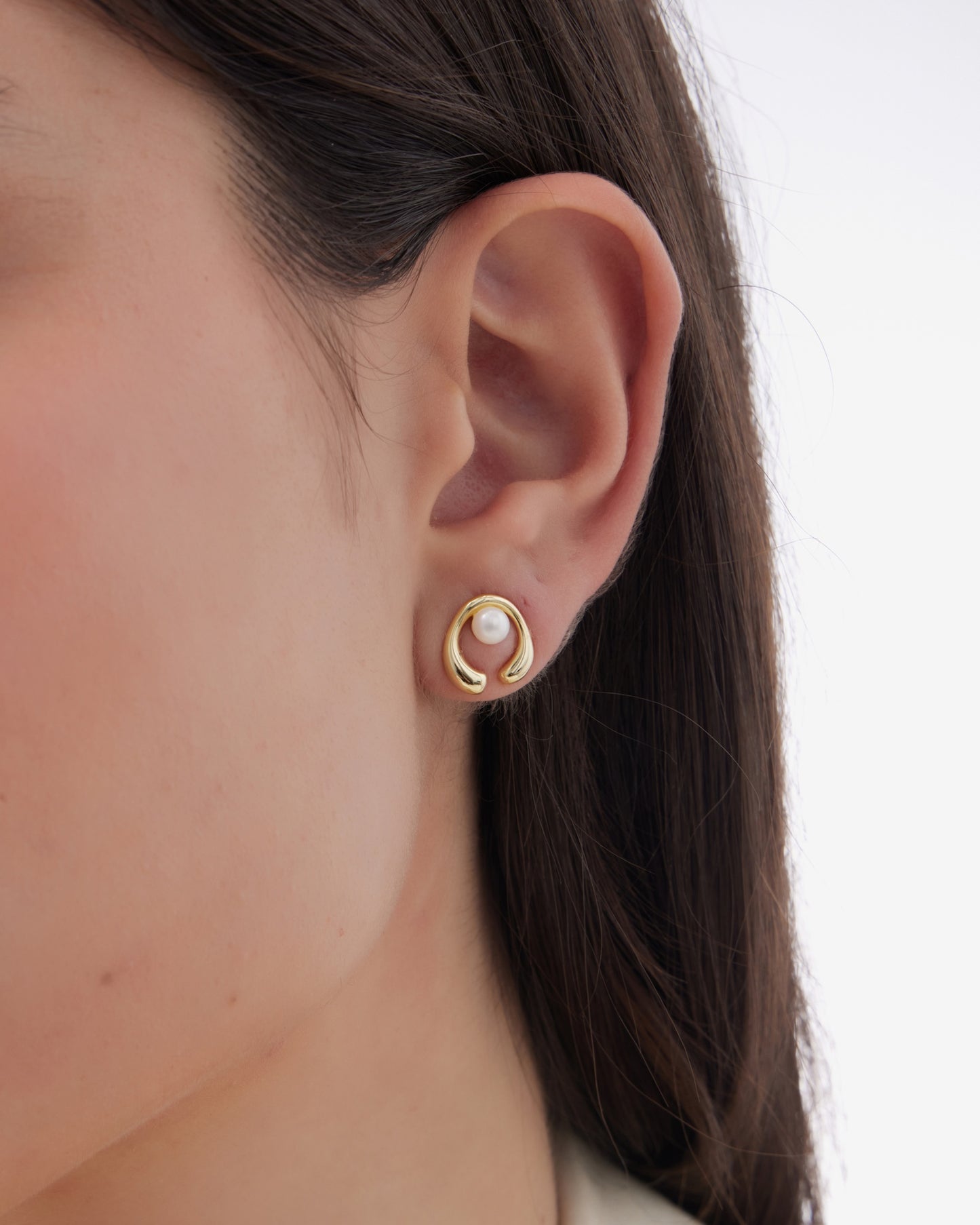 Solene short earrings with cultured pearl in gold-plated silver