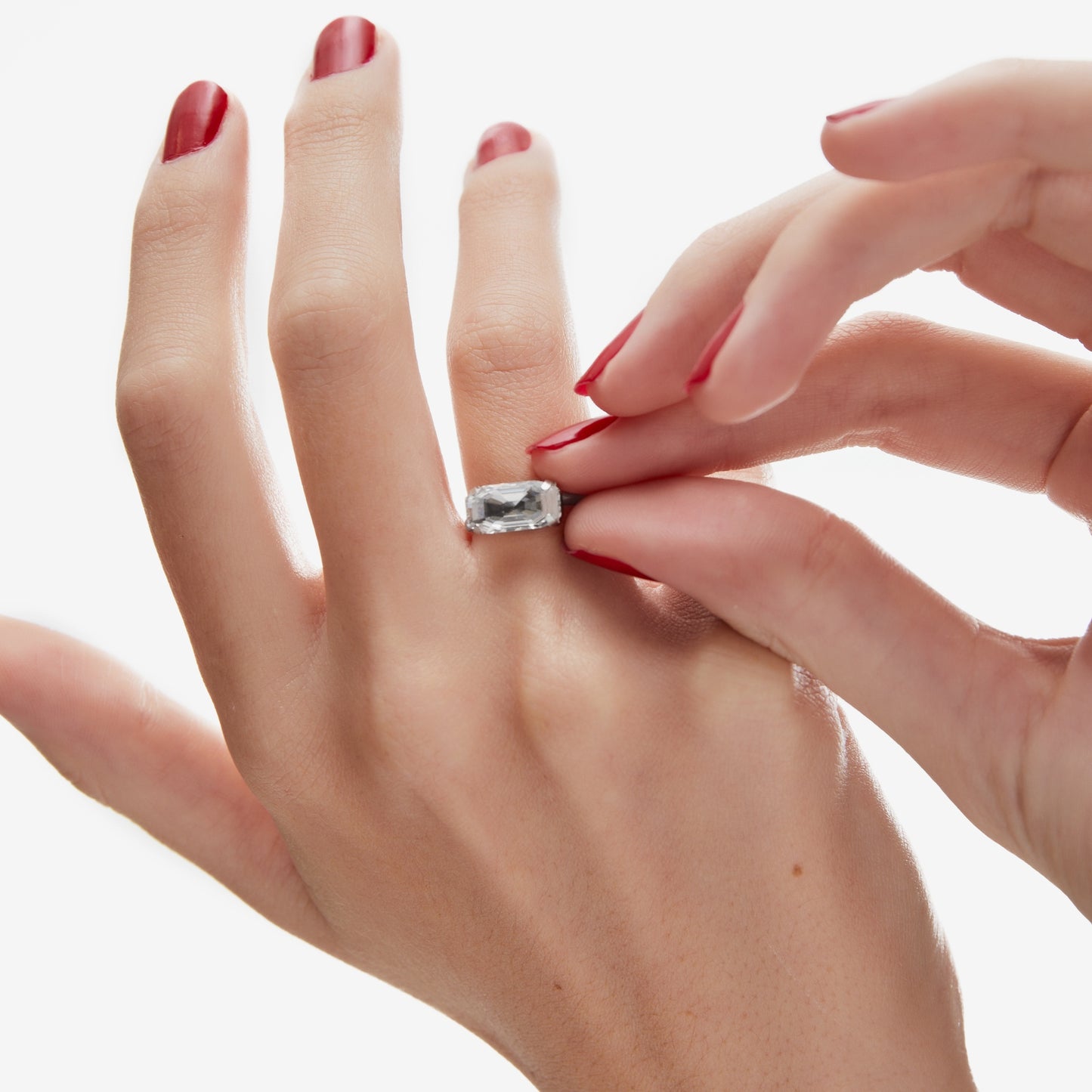 Anillo ajustable rectángulo Lieve con cristal blanco en Plata baño rodio