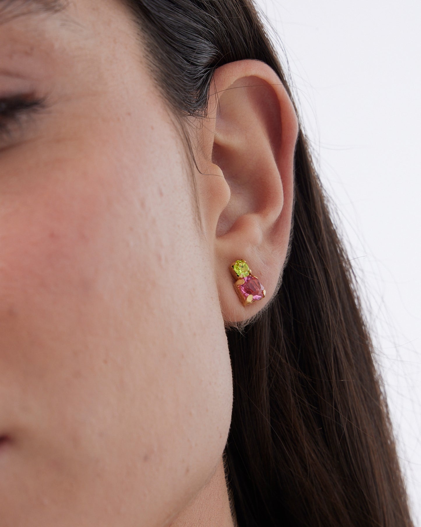 Pendientes botón Fleur con cristal en Plata baño Oro