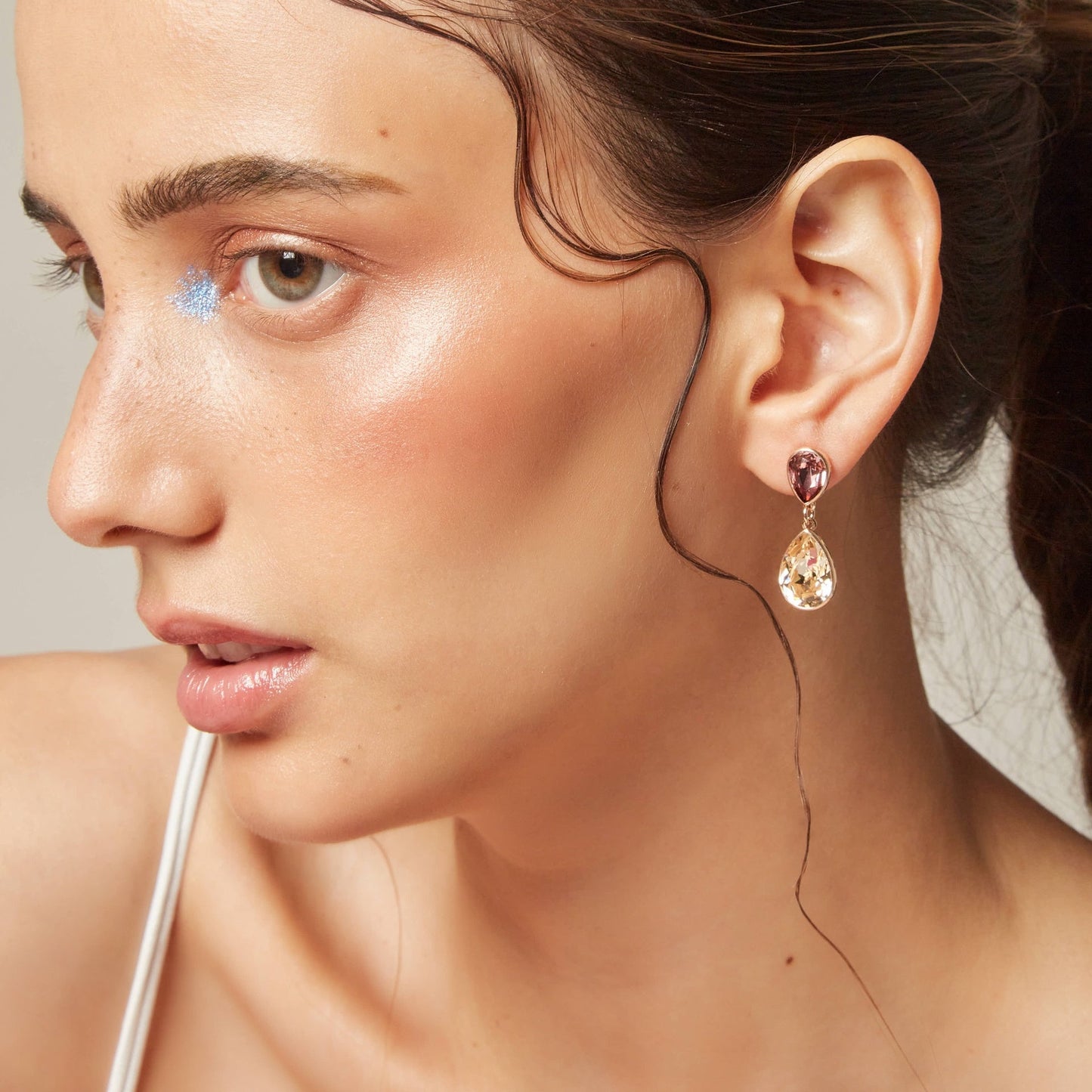 Pendientes largos Essential lágrima cristal en Plata baño rodio