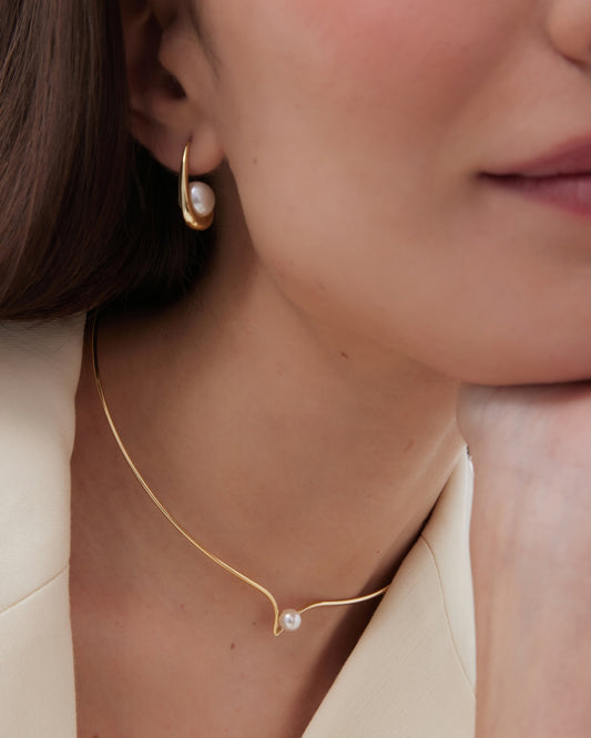 Pendientes largos Solene con perla en Plata baño Oro
