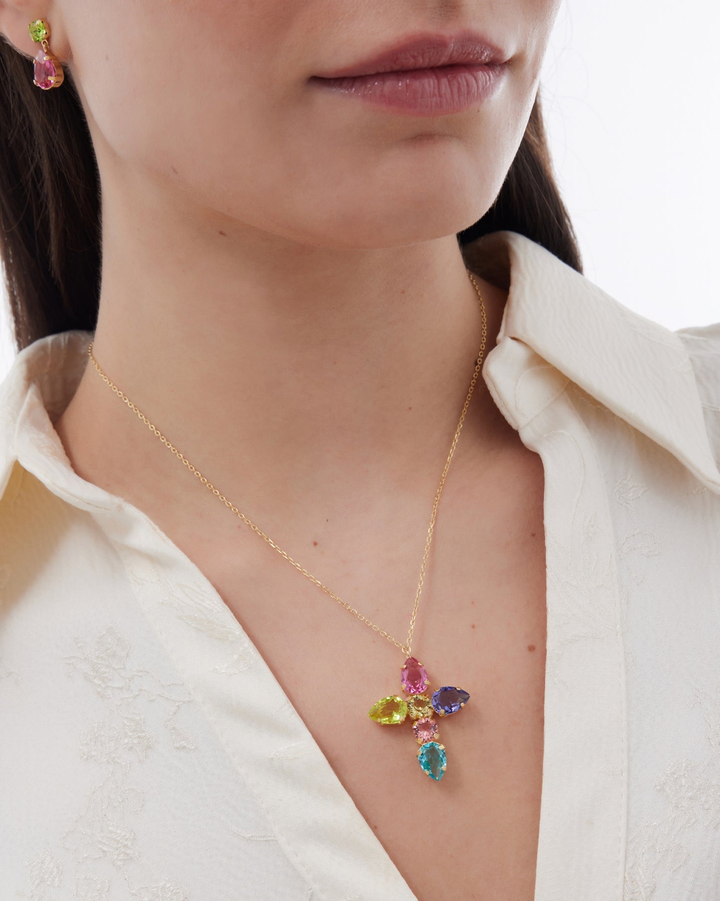 Collar largo cruz Fleur con cristal multicolor en Plata baño Oro