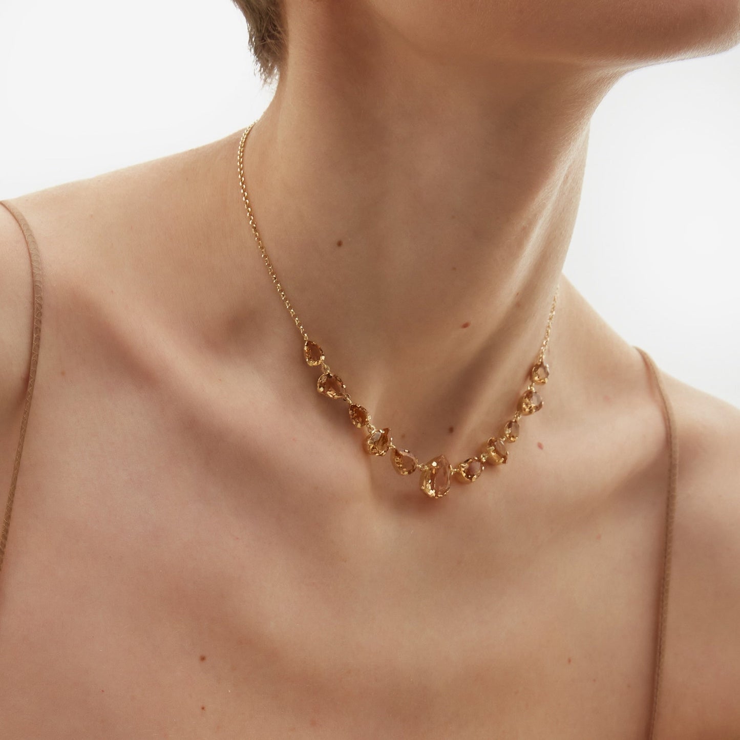 Collar corto Magnolia lágrima cristal en Plata baño Oro
