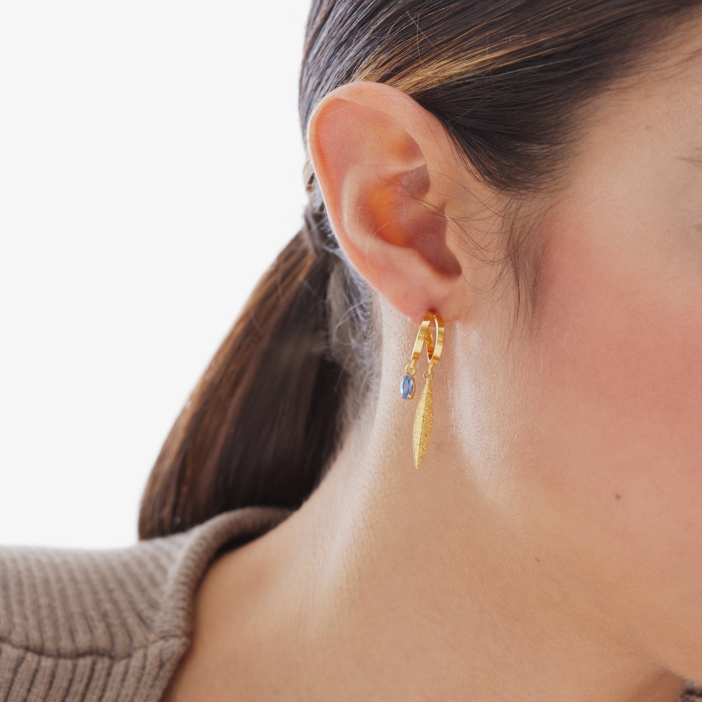 Pendientes aro Lisbon hoja cristal azul en Plata