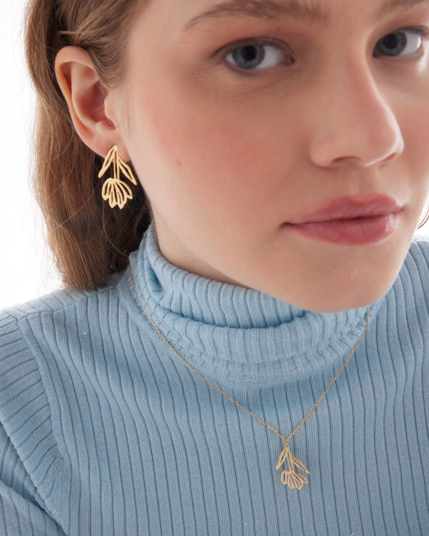 Collar corto flor Alpina en Plata