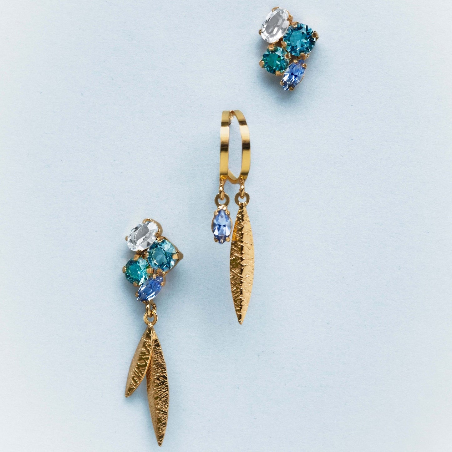 Pendientes aro Lisbon hoja cristal azul en Plata