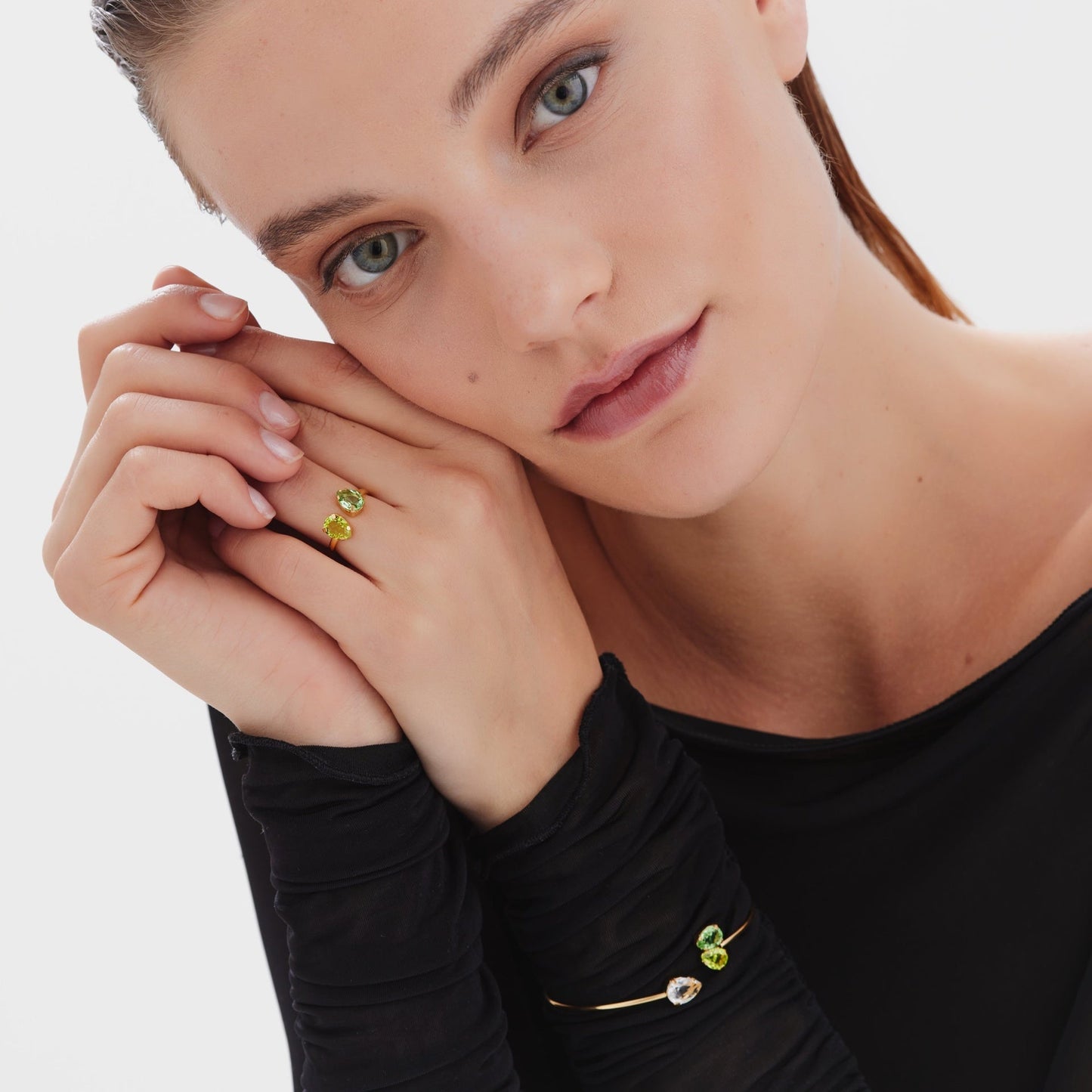Anillo ajustable Glory lágrima cristal verde en Plata baño Oro