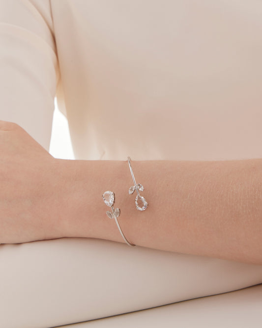 Brazalete lágrima Lieve con cristal blanco en Plata baño Rodio