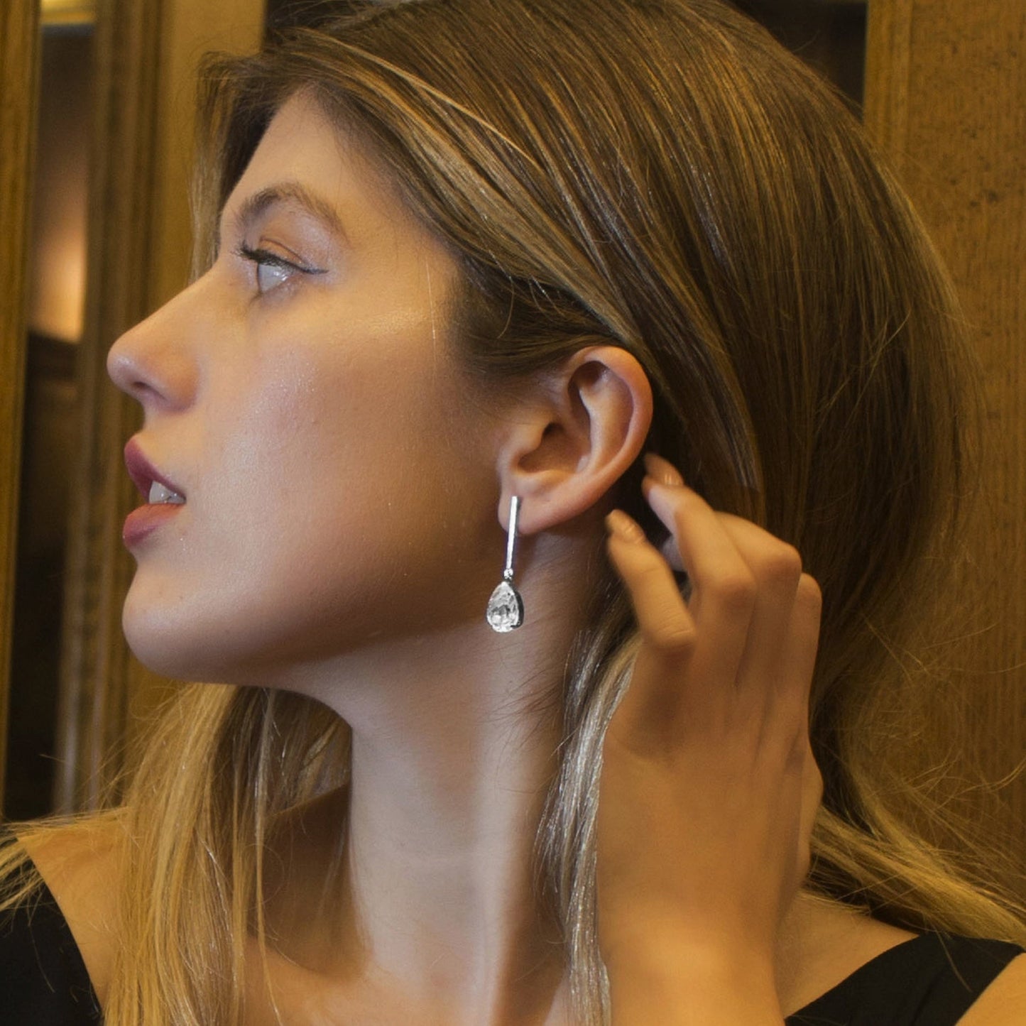 Pendientes largos Iconic lágrima cristal blanco en Plata baño rodio