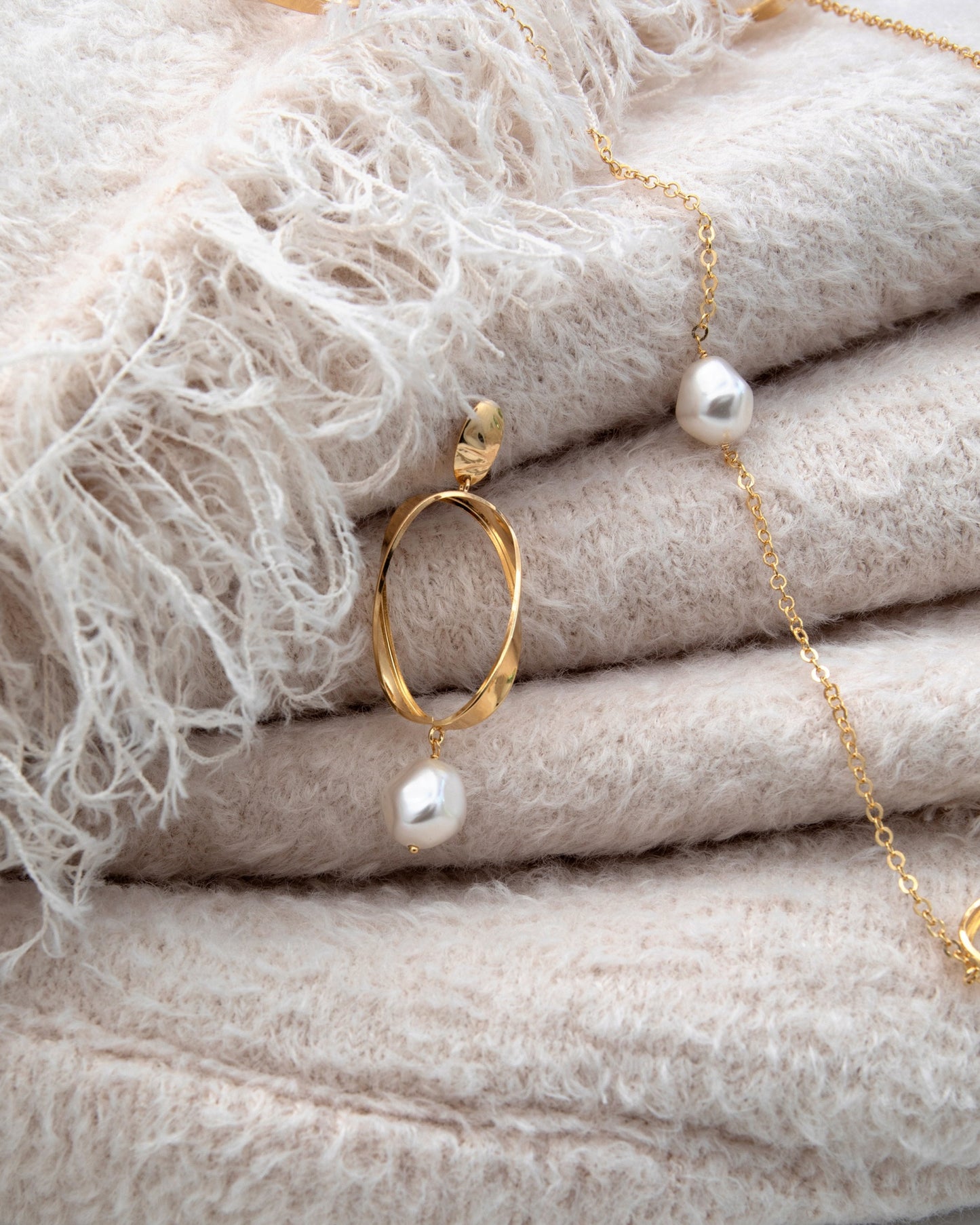 Collar largo 95cm espiral Sera con perla barroca en Plata baño Oro
