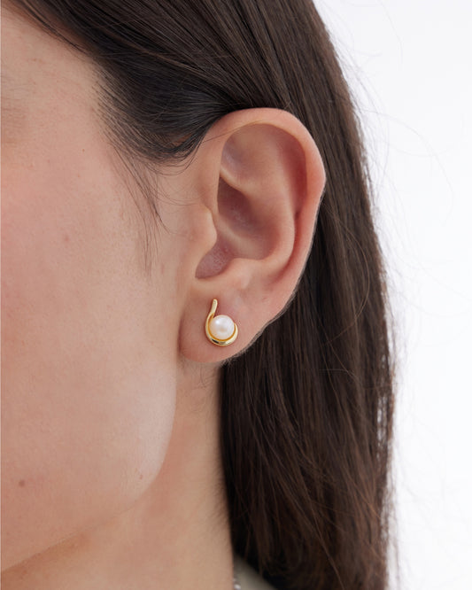 Pendientes botón Solene con perla cultivada en Plata baño Oro