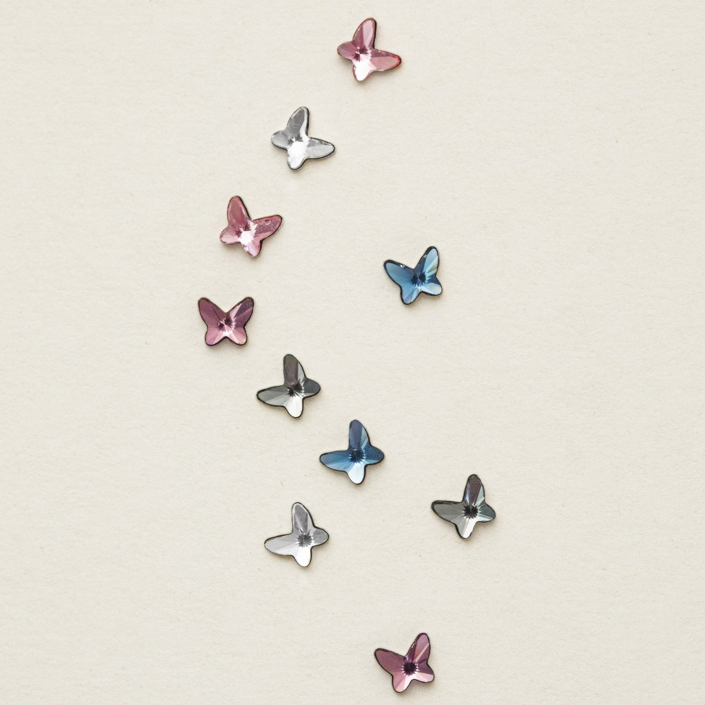 Pendientes botón Fantasy mariposa cristal en Plata baño rodio