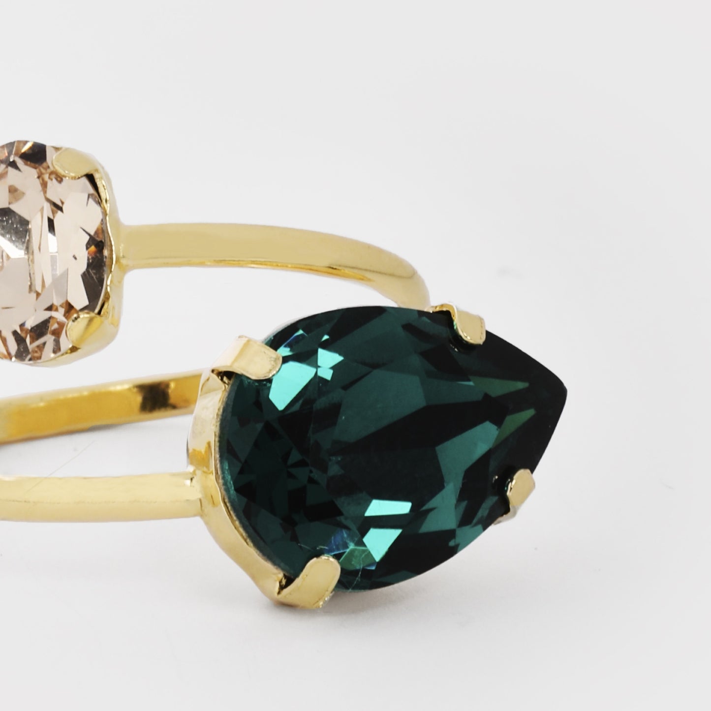 Anillo ajustable lágrima cristal en Plata baño Oro de Blooming