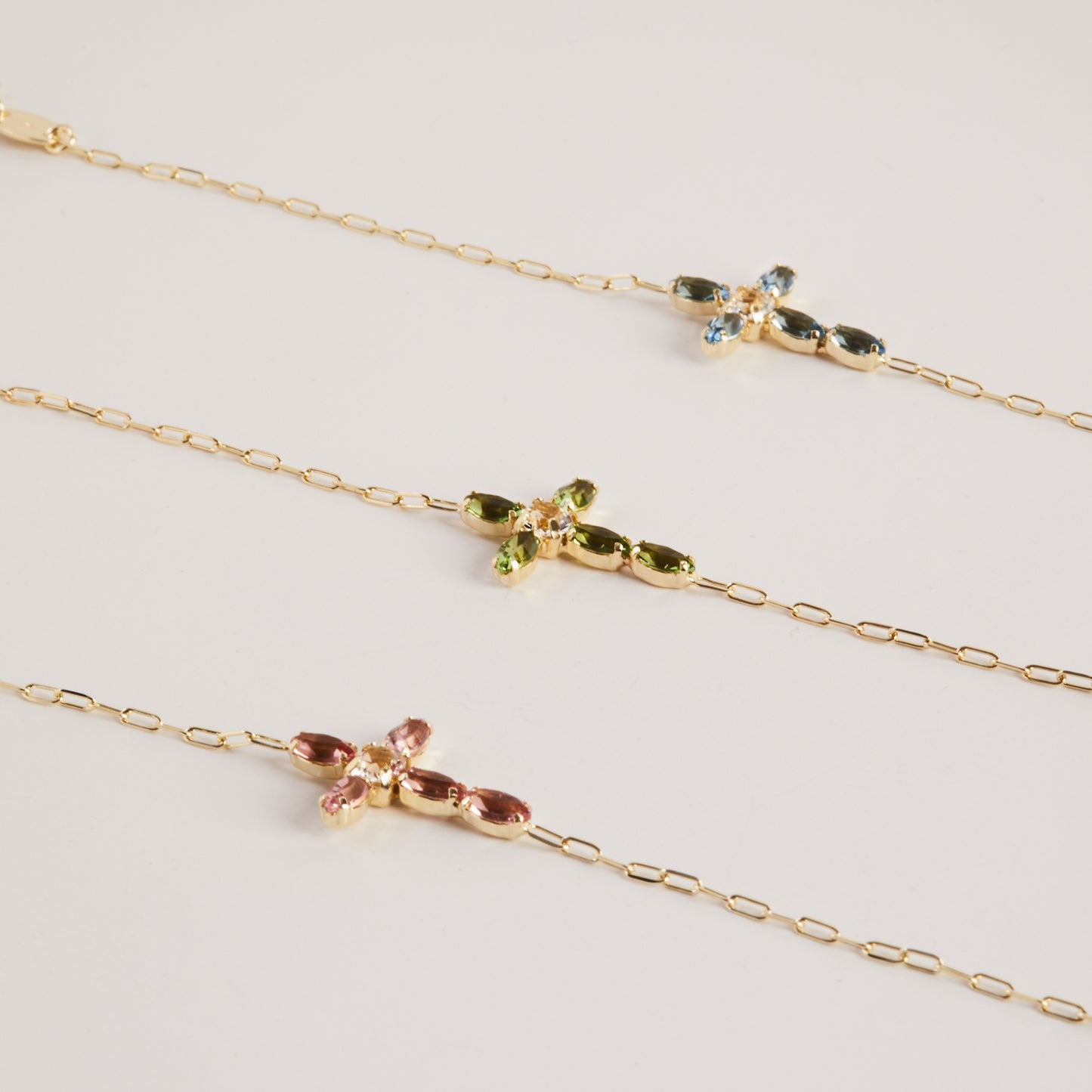 Pulsera Estaciones cruz cristal en Plata baño Oro