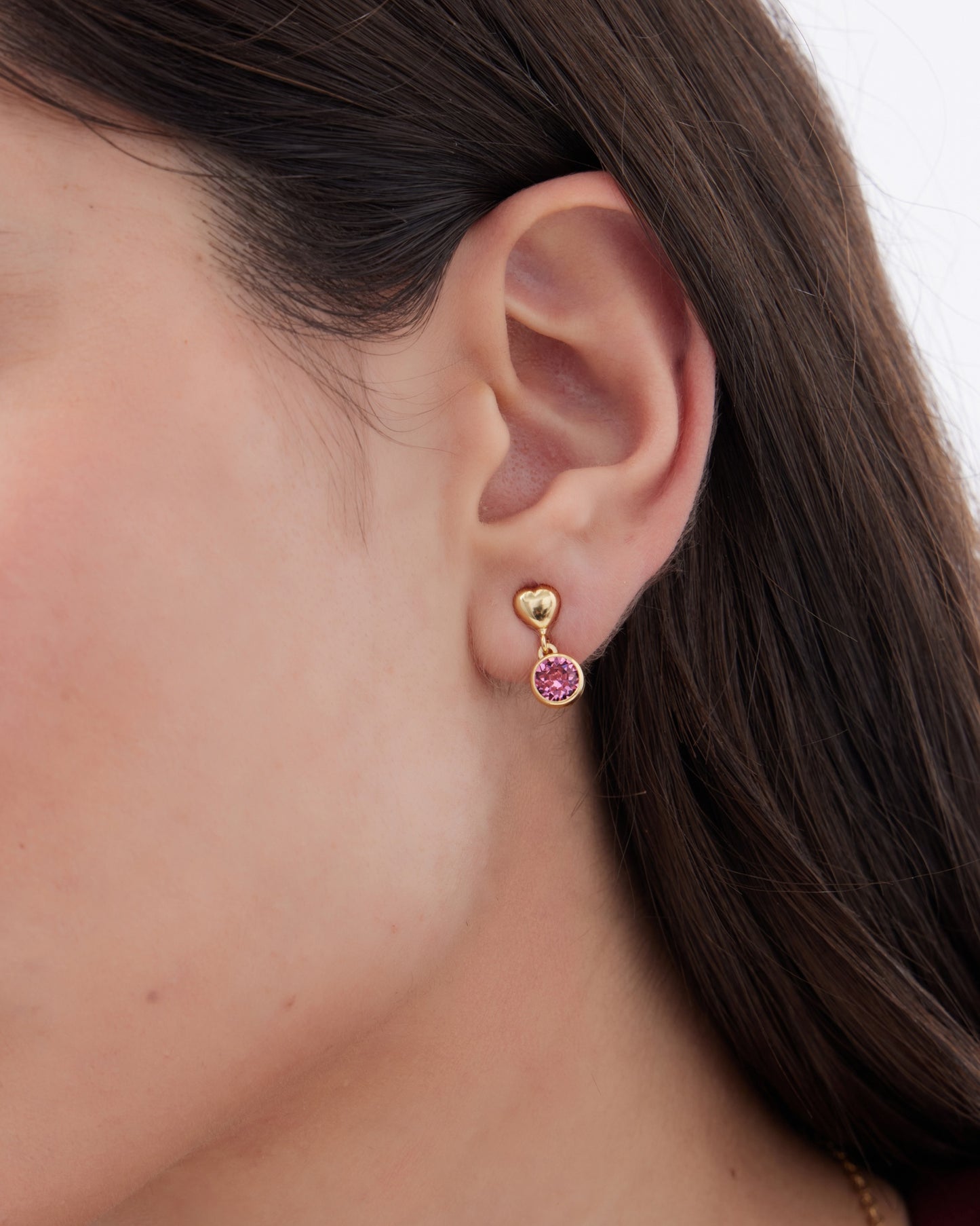 Pendientes cortos Muá corazón con cristal en plata baño oro