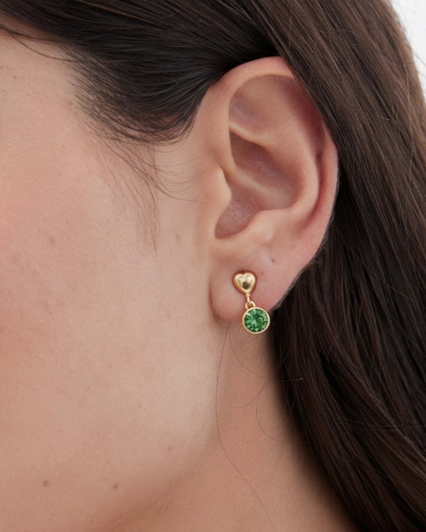 Pendientes cortos Muá corazón con cristal en plata baño oro