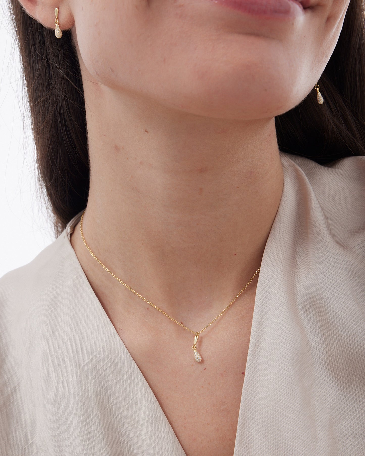 Pendientes cortos Lux gota con circonita blanca en Plata
