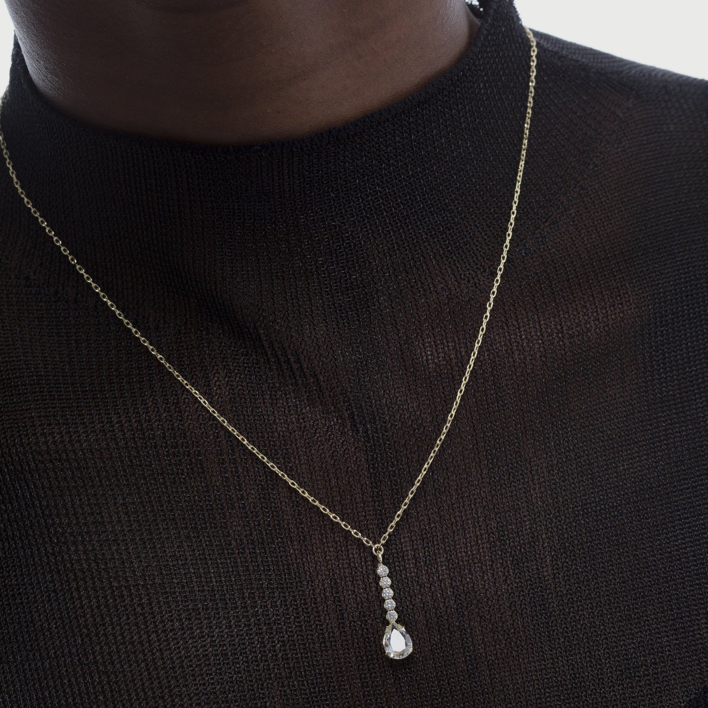 Collar corto Eunoia cristales riviere en Plata