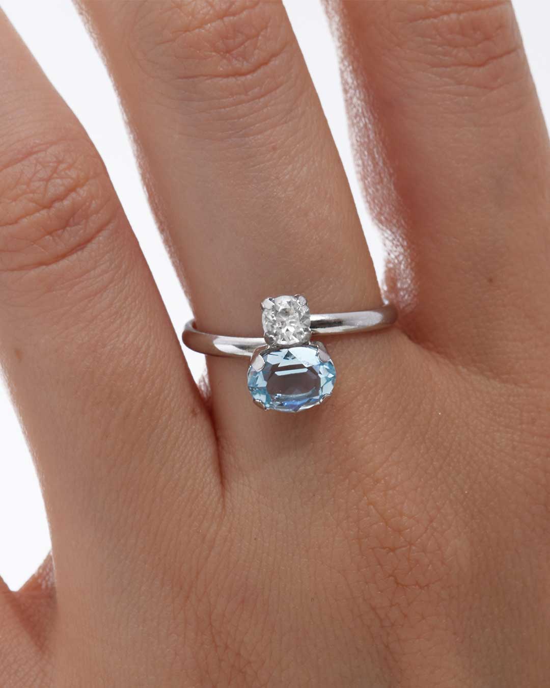 Anillo Clarity cerrado cristal azul en Plata baño Rodio