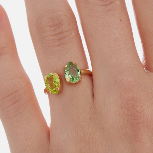 Anillo ajustable Glory lágrima cristal verde en Plata baño Oro