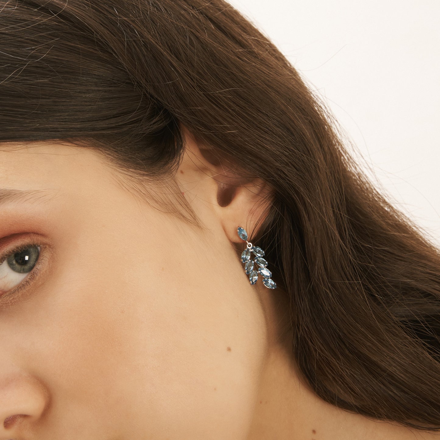 Pendientes largos Estaciones cristal en Plata baño rodio