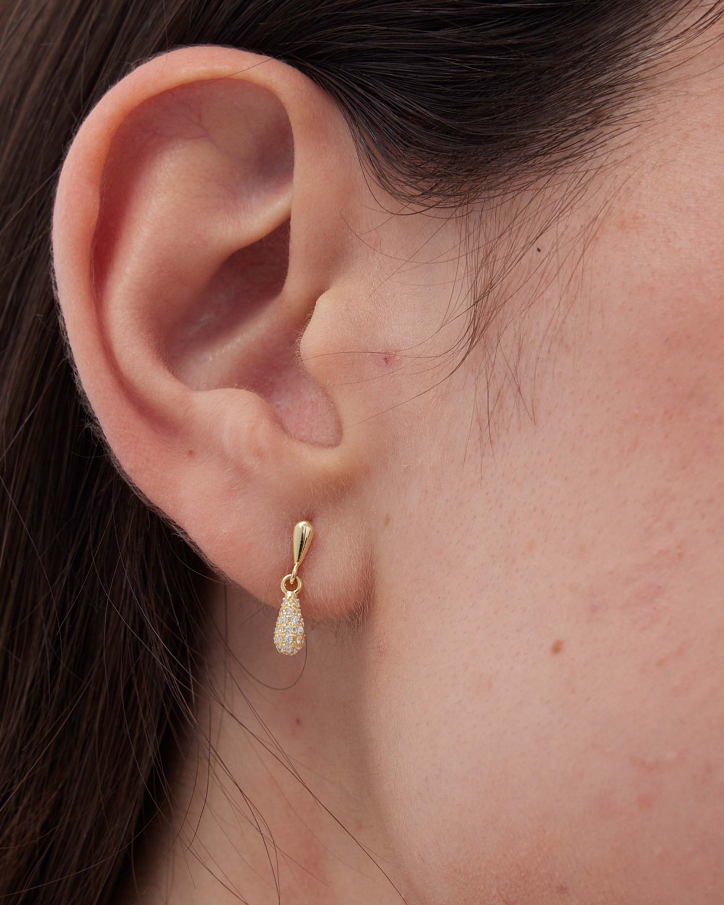 Pendientes cortos Lux gota con circonita blanca en Plata