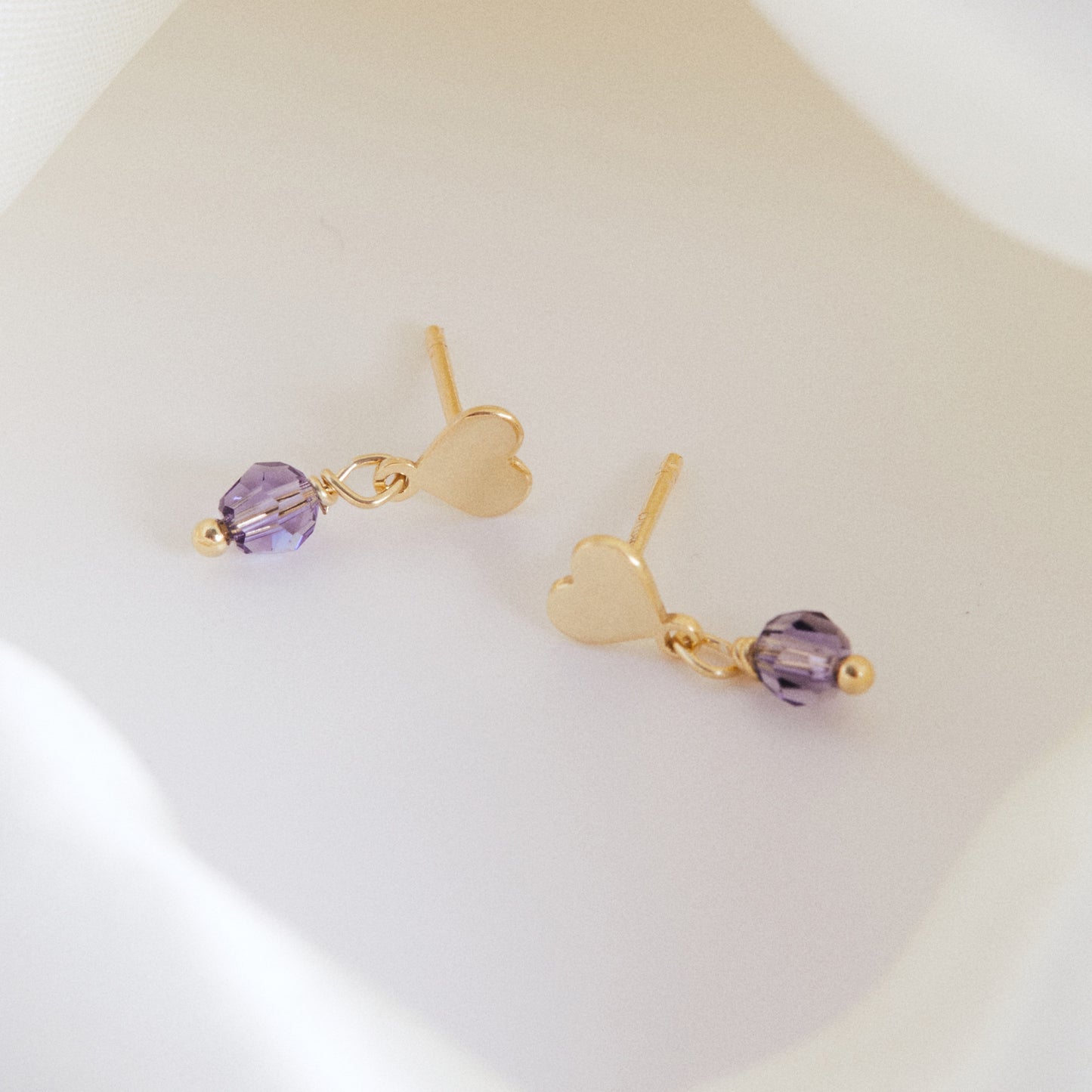 Pendientes cortos Alice corazón cristal morado en Plata baño Oro