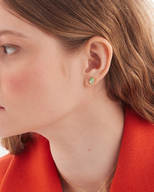 Pendientes botón lágrima Birthstone con cristal en Plata baño Oro