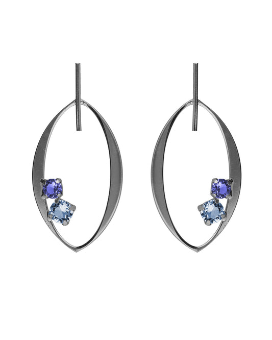 Pendientes largos Alpina con cristales azules en Plata baño Rodio