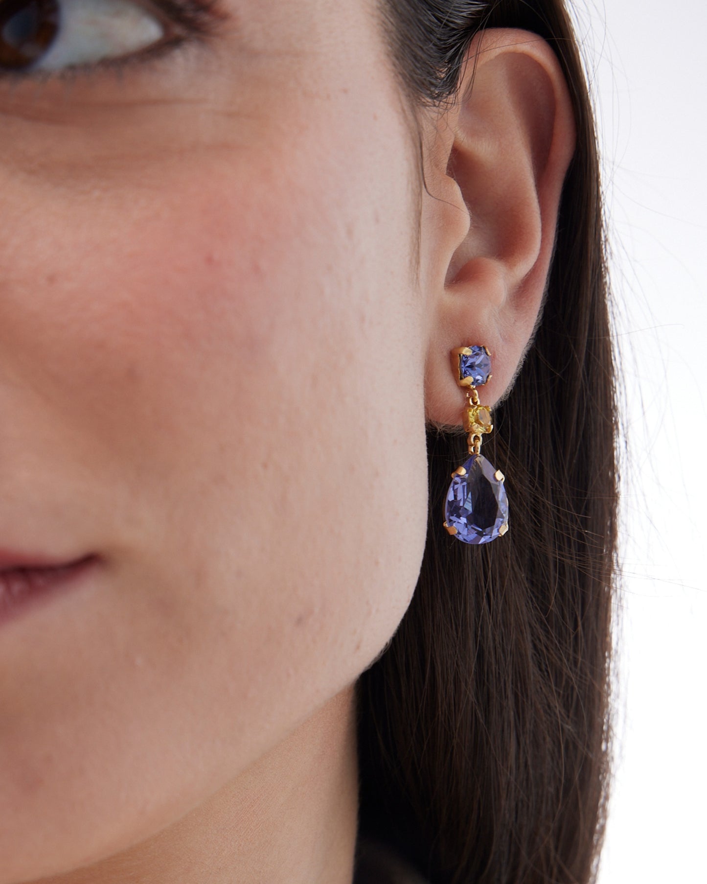 Pendientes largos Fleur lágrima con cristal en Plata baño Oro