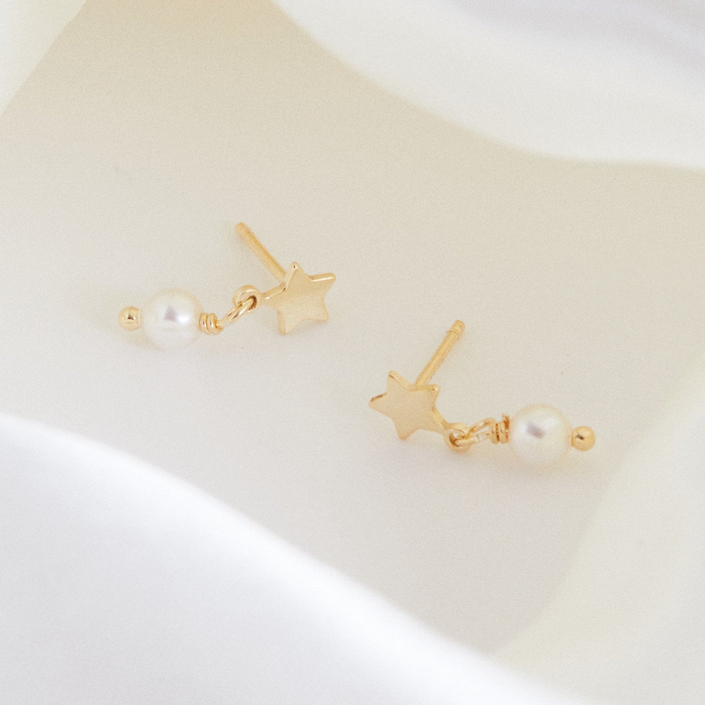 Pendientes cortos Alice estrella perla en Plata baño Oro