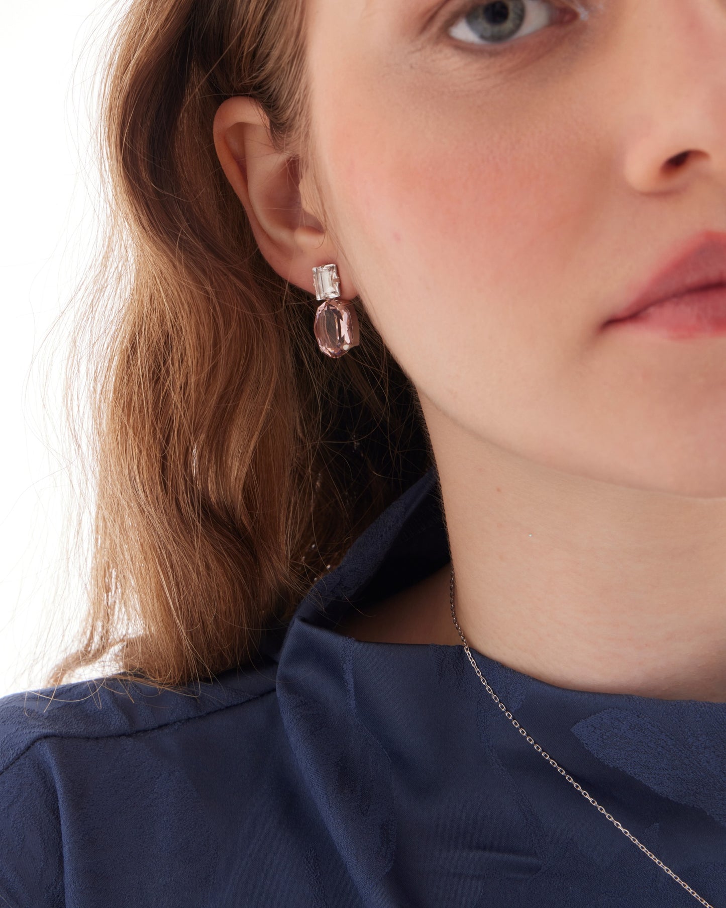 Pendientes cortos oval Ombra con cristal en Plata baño Rodio