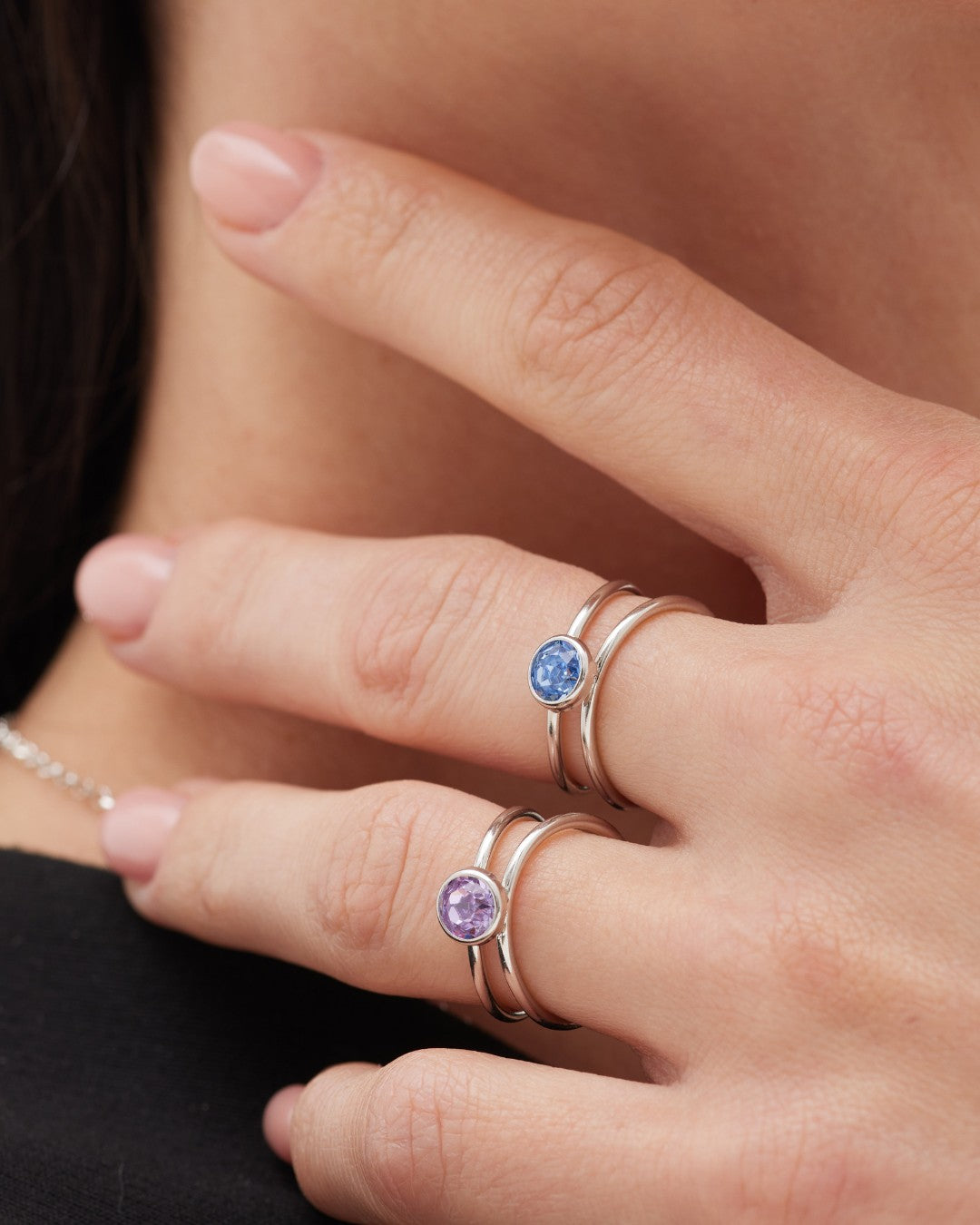 Anillo ajustable Bom Dia con 7mm cristal en Plata baño Rodio