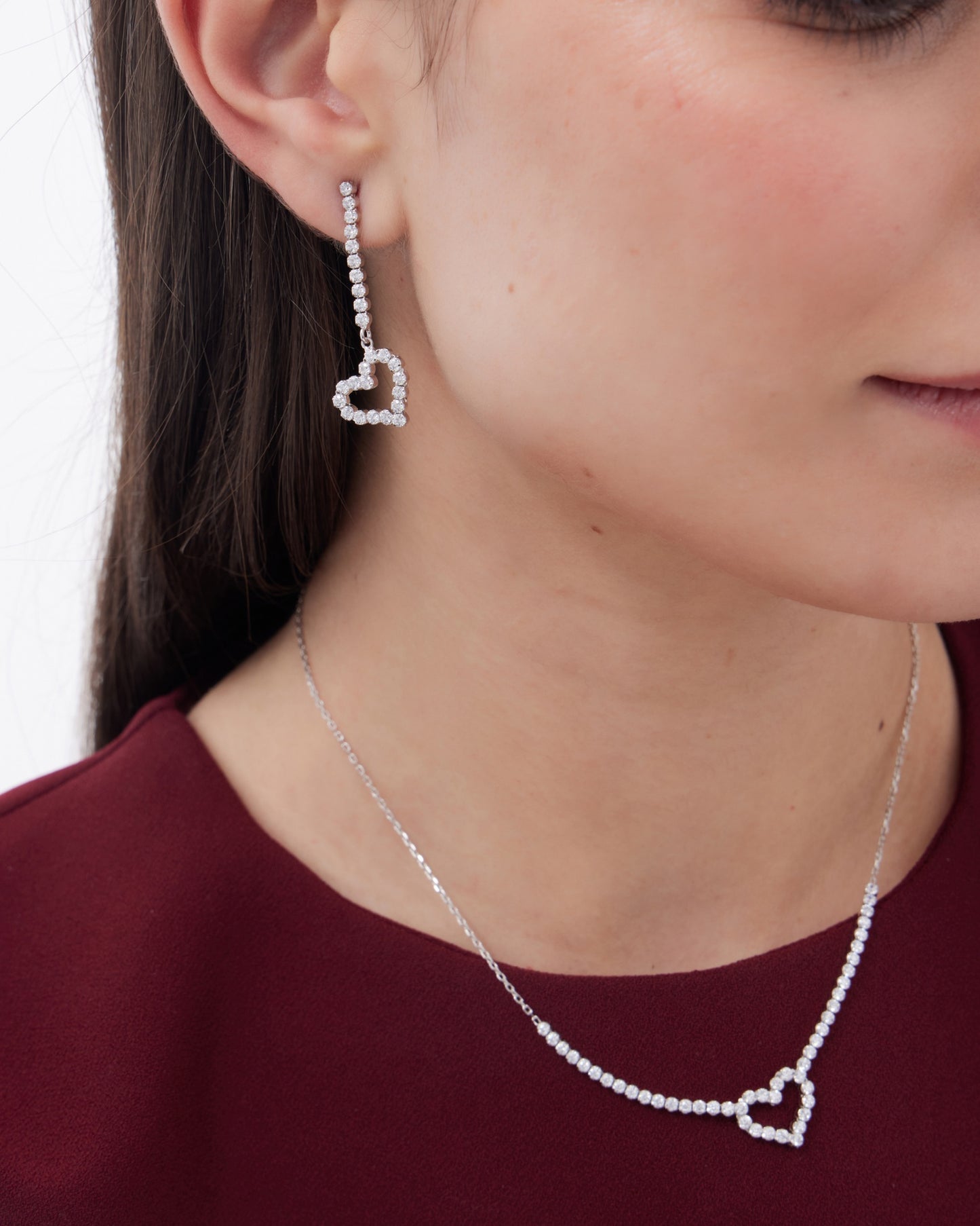 Collar corto Muá corazón con cristales riviere blanco en plata baño rodio