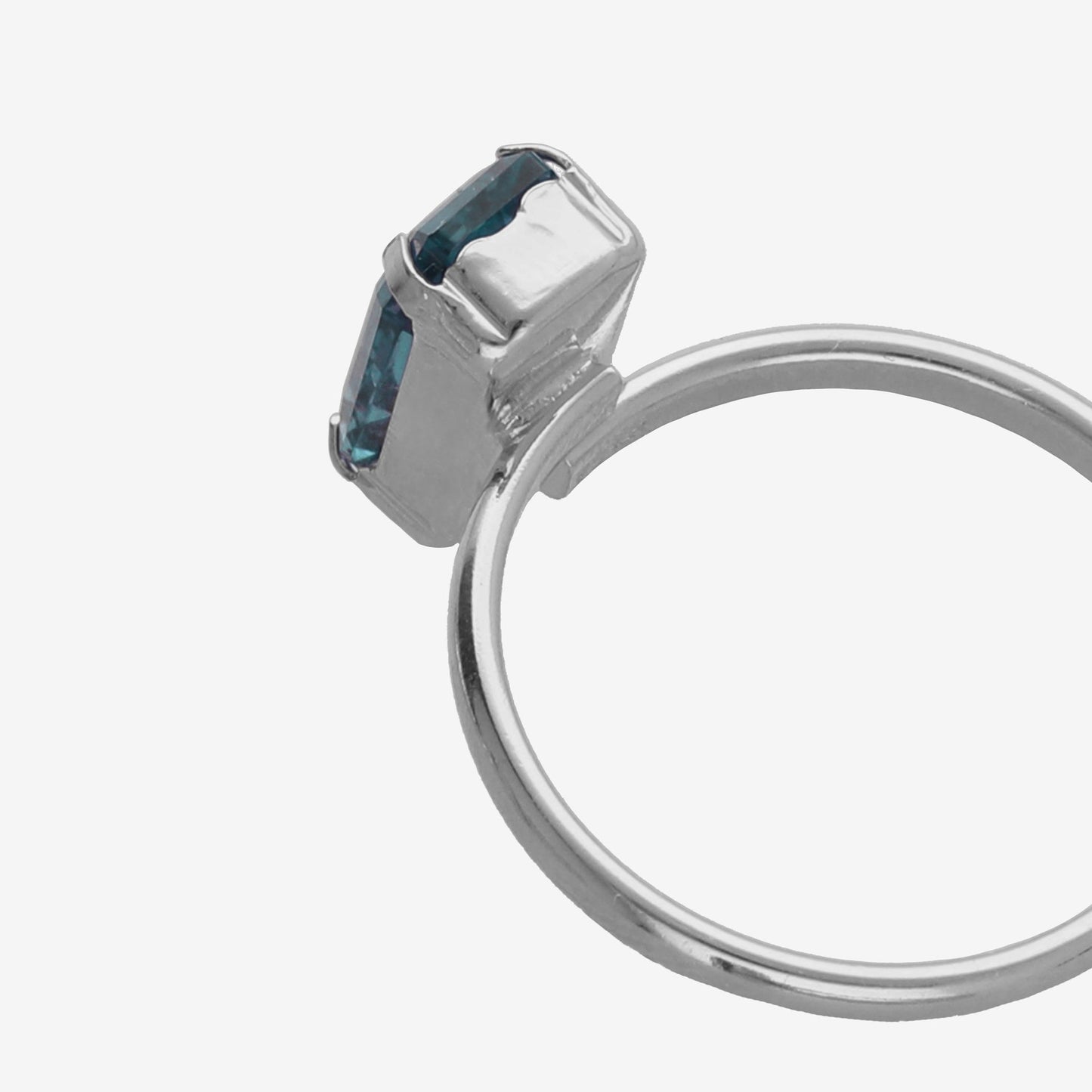 Anillo ajustable Inspire rectángulo cristal azul en Plata baño rodio